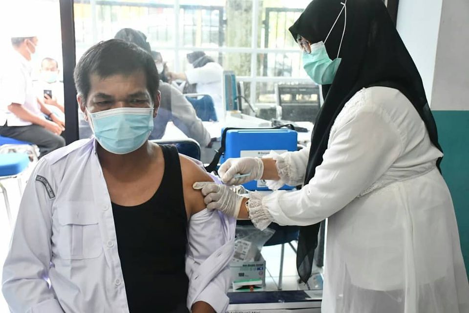 Kasek Jambi Ikut Program Vaksinasi Covid-19