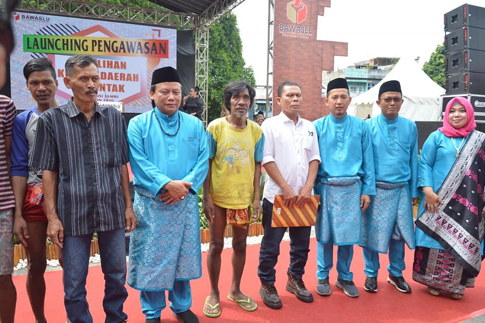 Bersama Suku Anak Dalam, Bawaslu Jambi Deklarasi Pengawasan Pilkada 2020