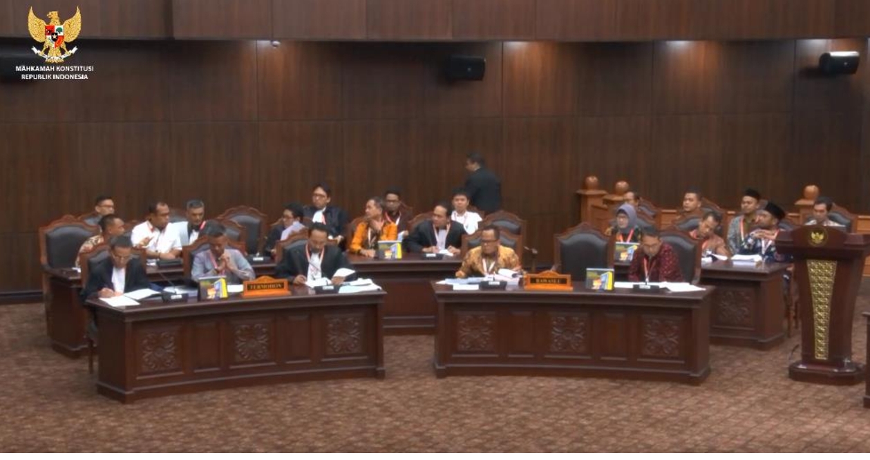 Ketua Bawaslu Berikan Keterangan di MK