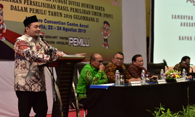 Afif Sampaikan Pentingnya Kerja Sama Lintas Divisi Bawaslu