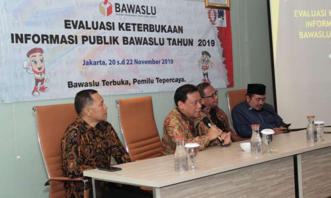Minta Jajaran Bawaslu Pertahankan Prestasi Badan Publik Informatif 2019