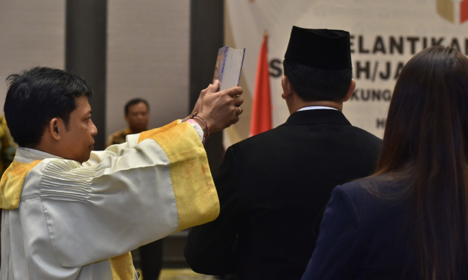 Lantik 43 Pejabat Administrator, Sekjen Bawaslu Minta Pertahankan WTP