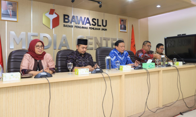 Wabah Virus Corona, Abhan: Tak Ada Istilah Penundaan Pilkada