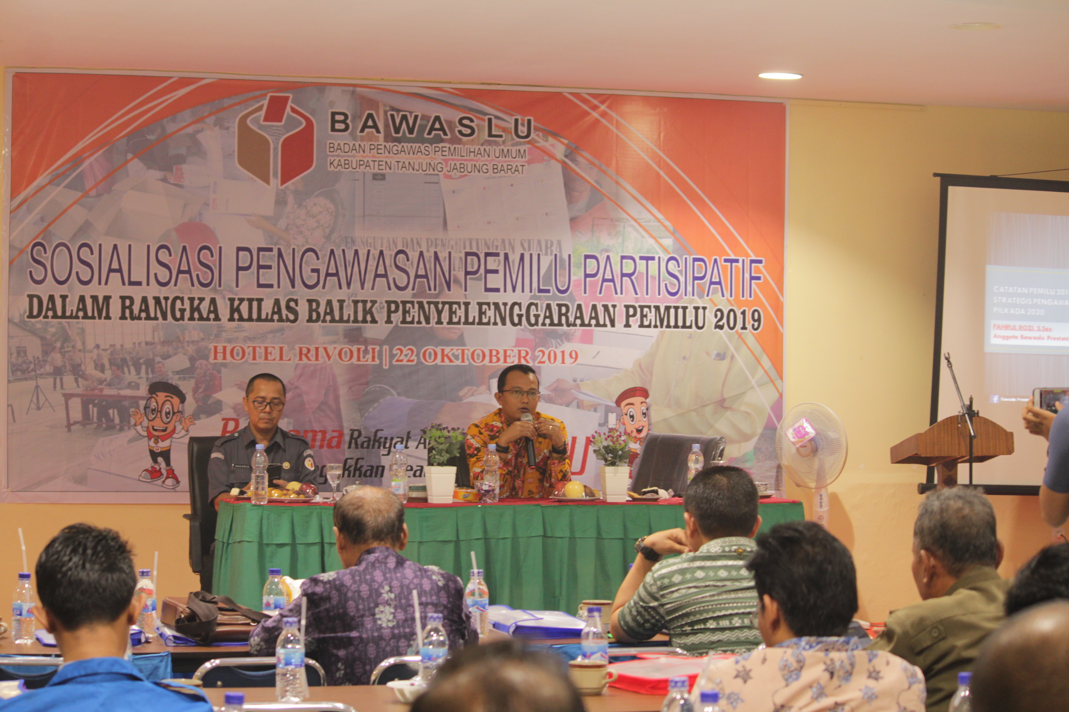 Ajak Masyarakat Ikut Awasi Pilkada 2020