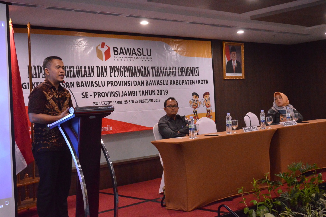 Humas Jadi Garda Terdepan