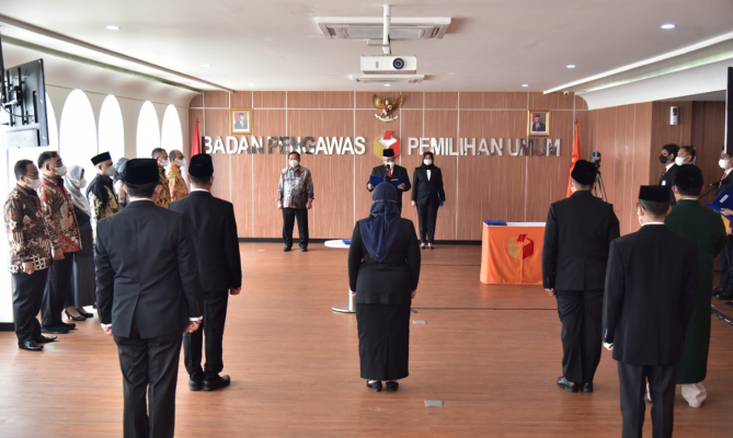 Sekjen Bawaslu Lantik 39 Pejabat Administrator dan Pejabat Pengawas Daerah