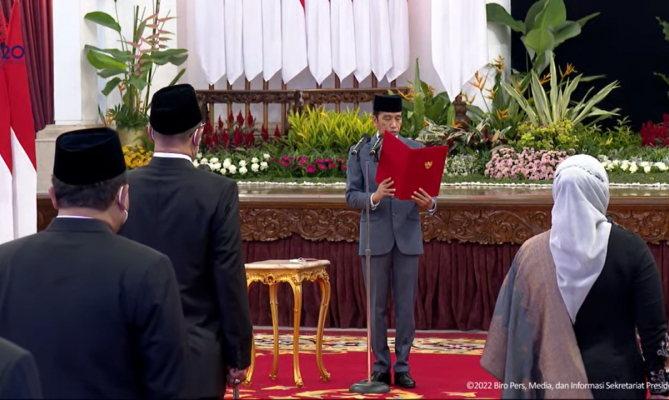 Presiden Resmi Lantik Lima Anggota Bawaslu Periode 2022-2027