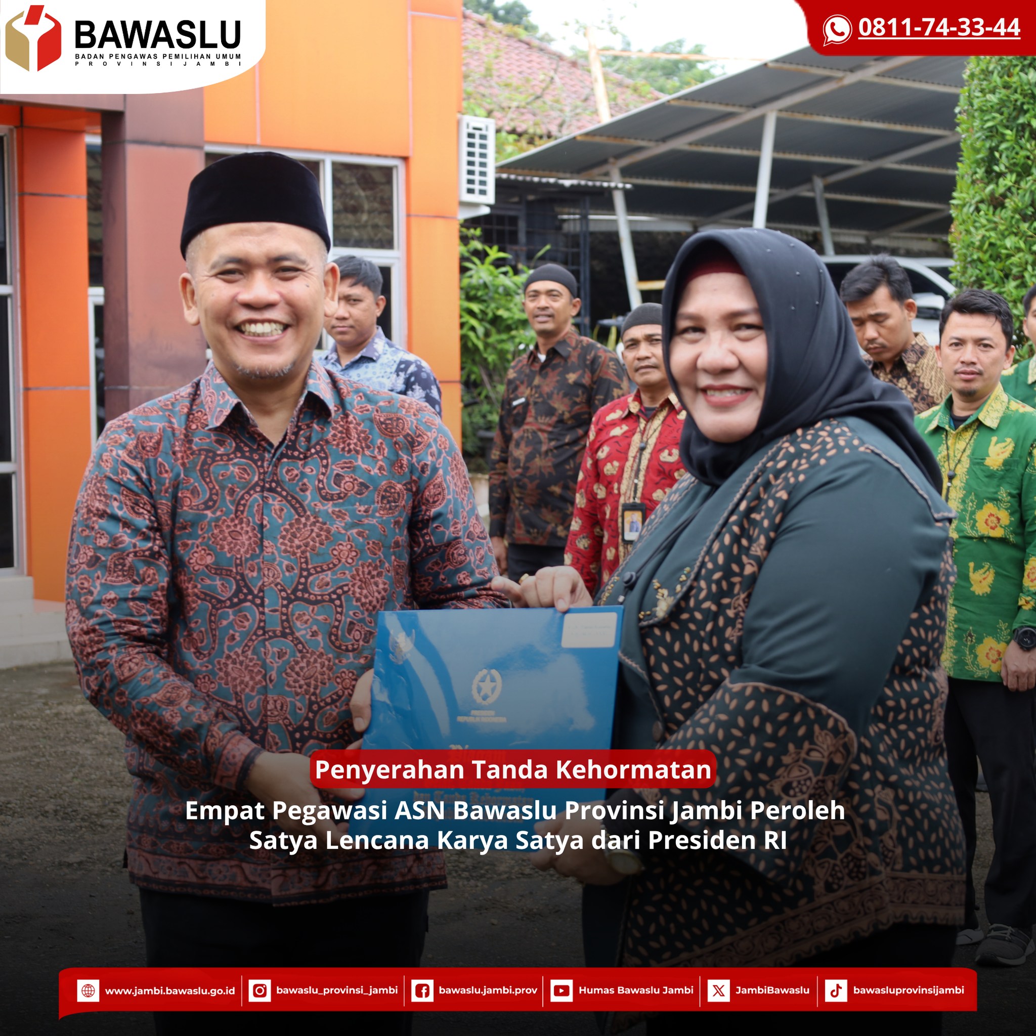 Pemberian Satya Lencana Karya Satya kepada ASN Berprestasi