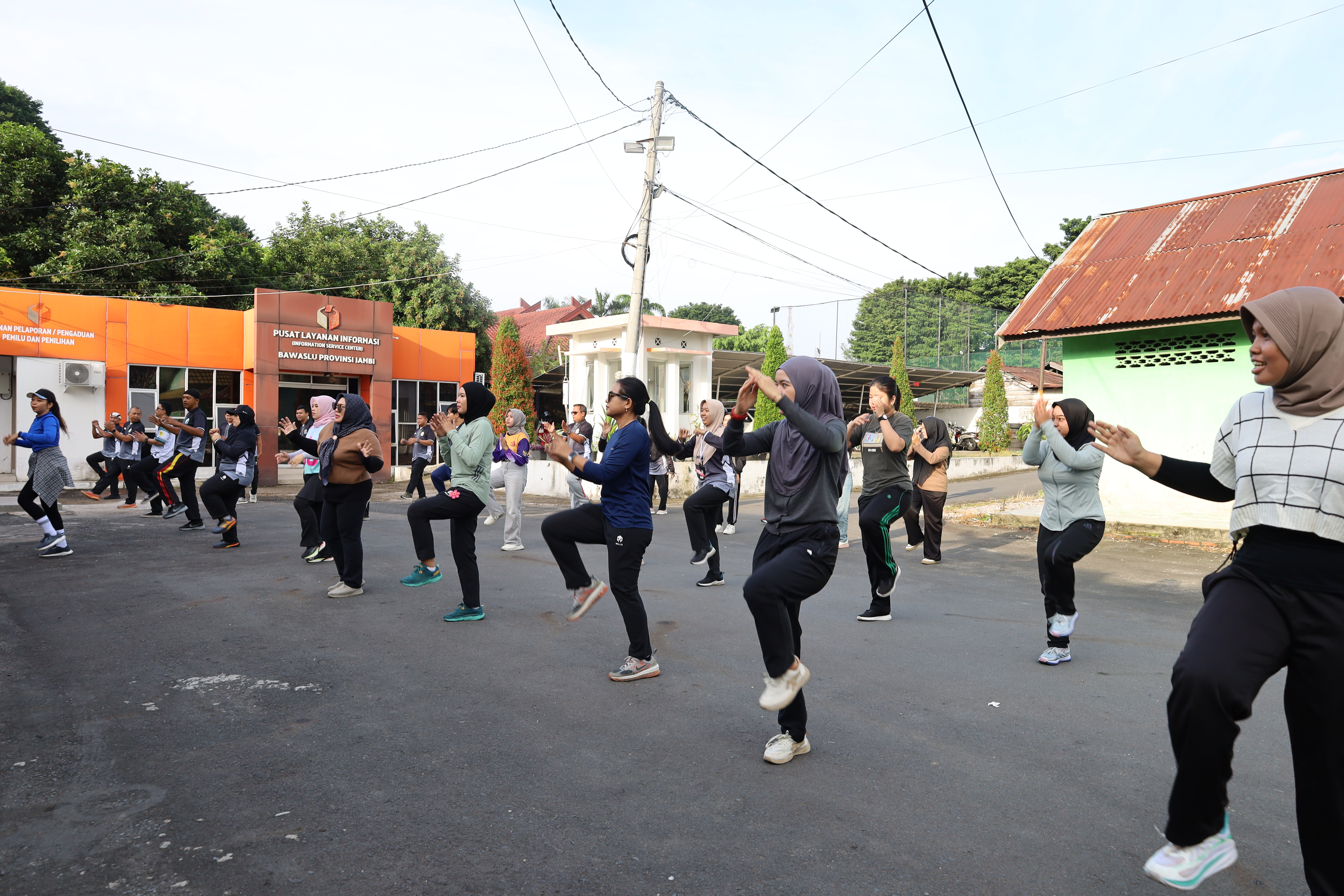 Perkuat Kebersamaan dan Etos Kerja, Gelar Senam Sehat Bersama