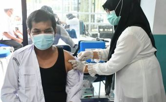 Kasek Jambi Ikut Program Vaksinasi Covid-19