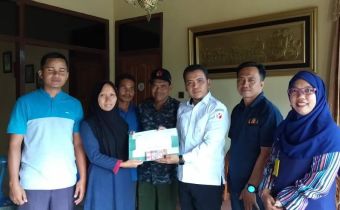 Bawaslu Berikan Santunan ke Pengawas Pemilu