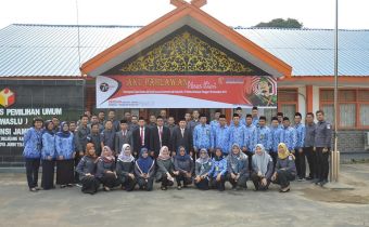 Bawaslu Gelar Upacara Hari Pahlawan Tahun 2019