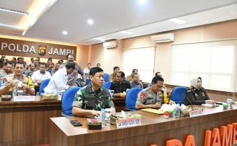 Ketua Bawaslu Hadiri Vicon di Mapolda Jambi
