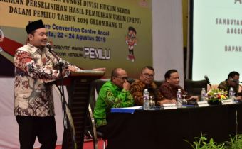 Afif Sampaikan Pentingnya Kerja Sama Lintas Divisi Bawaslu