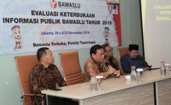 Minta Jajaran Bawaslu Pertahankan Prestasi Badan Publik Informatif 2019
