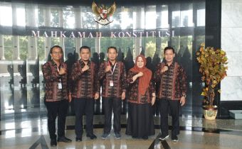 Ketua dan Anggota Hadiri Sidang di MK
