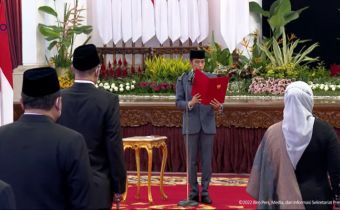 Presiden Resmi Lantik Lima Anggota Bawaslu Periode 2022-2027