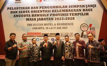 Dua Anggota Bawaslu Provinsi Jambi Resmi Dilantik