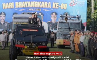 Ketua Bawaslu Provinsi Jambi Hadiri Upacara Hari Bhayangkara ke-80, Perkuat Sinergi Menjaga Demokrasi dan Stabilitas Daerah