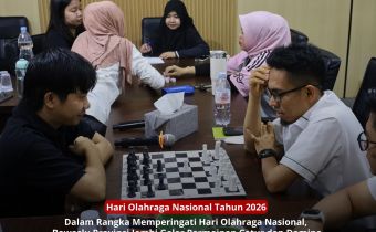 Semarak Hari Olahraga Nasional, Bawaslu Jambi Gelar Permainan Catur dan Domino