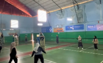 Bawaslu Sehati, Pererat Kebersamaan Melalui Olahraga Badminton